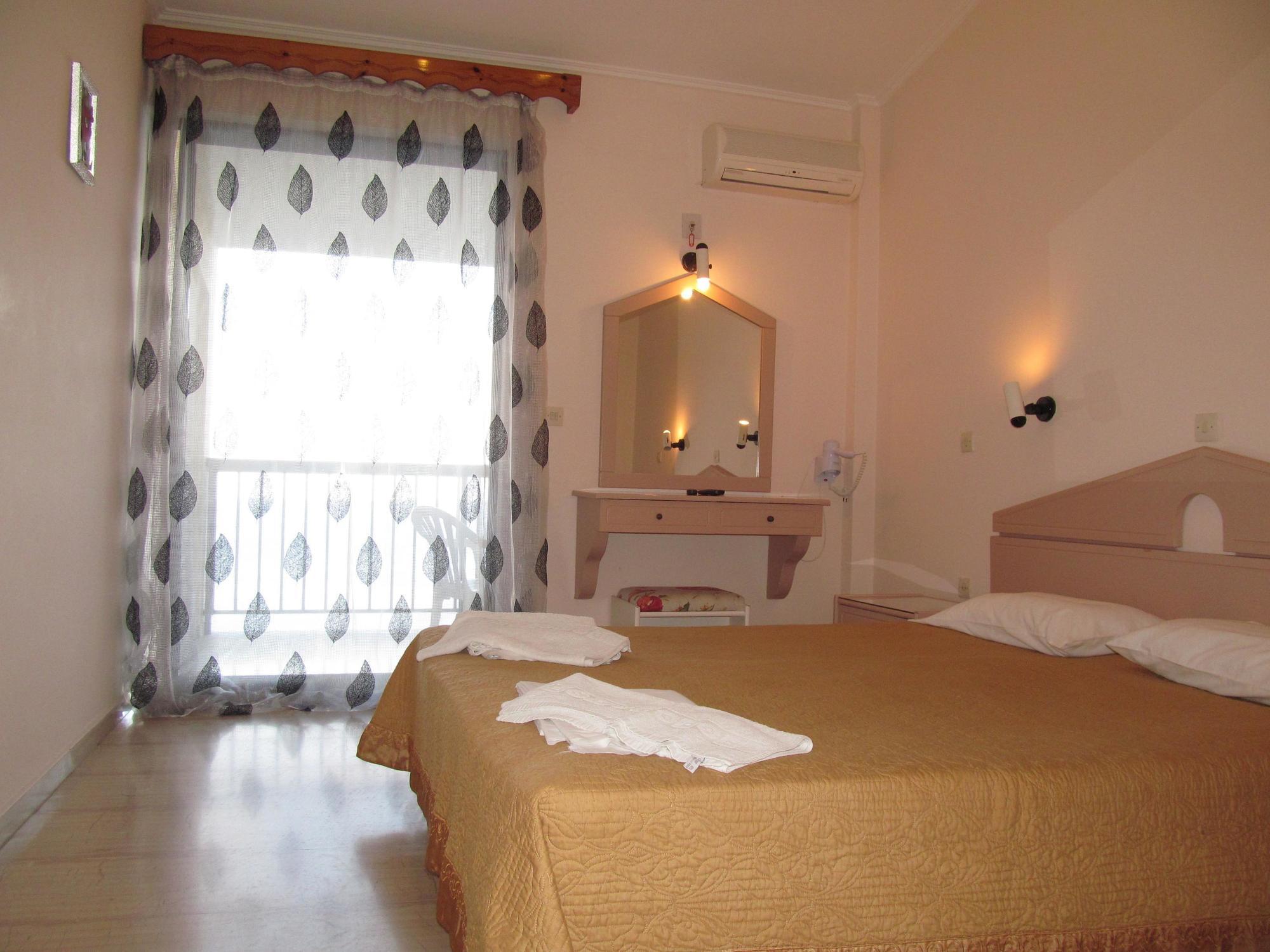 Karina Hotel Benitses  Exterior photo